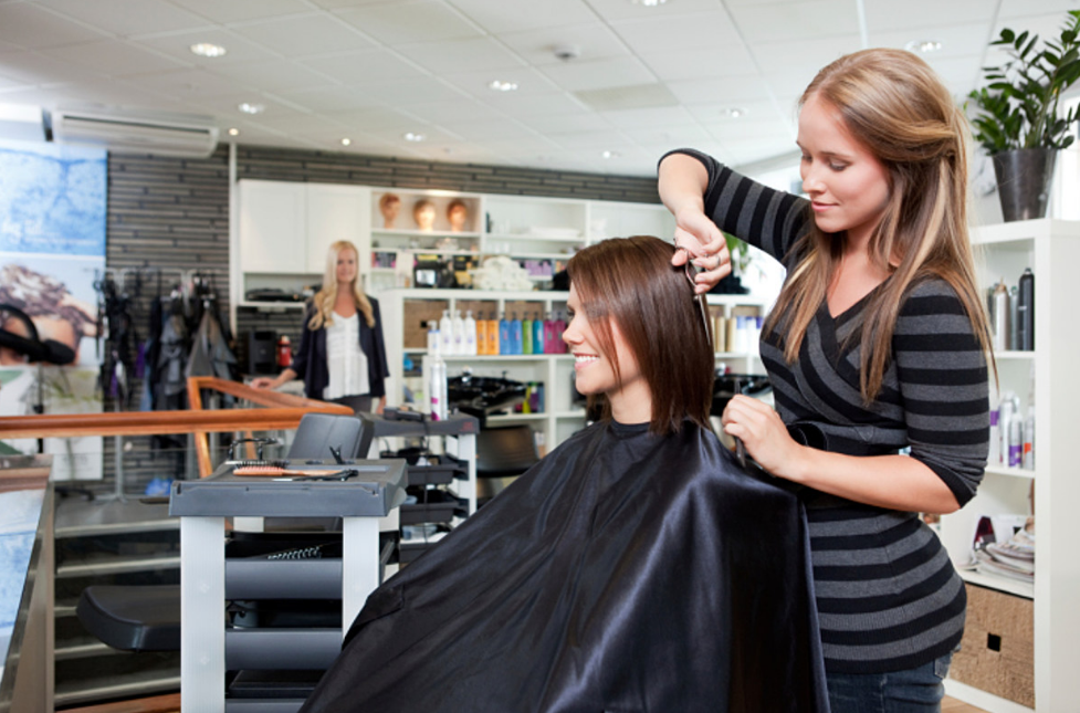 Different Types Of Fringes Loved By Ladies Hairdressers