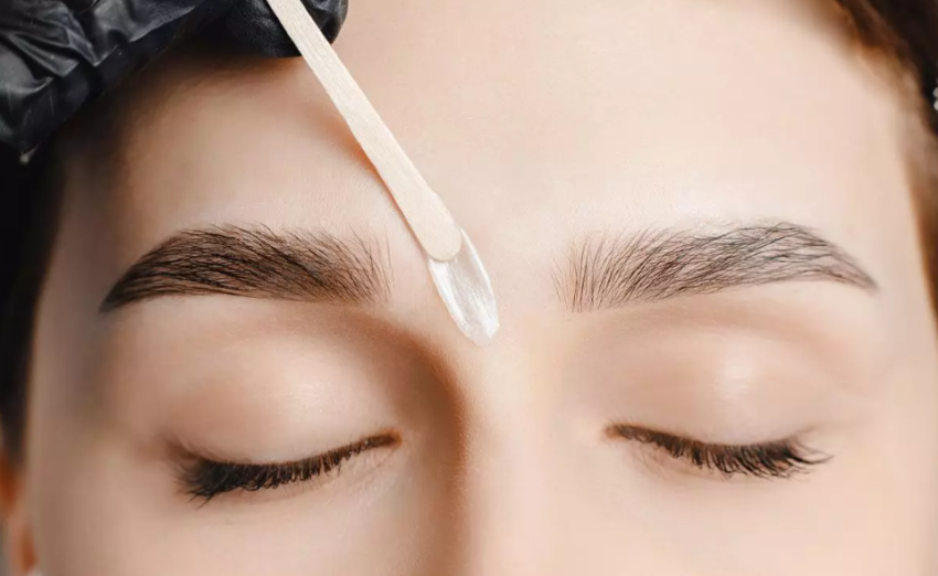 eyebrow shaping salon in Robina